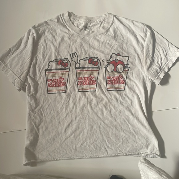 CROPPED HELLO KITYY CUP NOODLES T-SHIRT - Picture 2 of 3